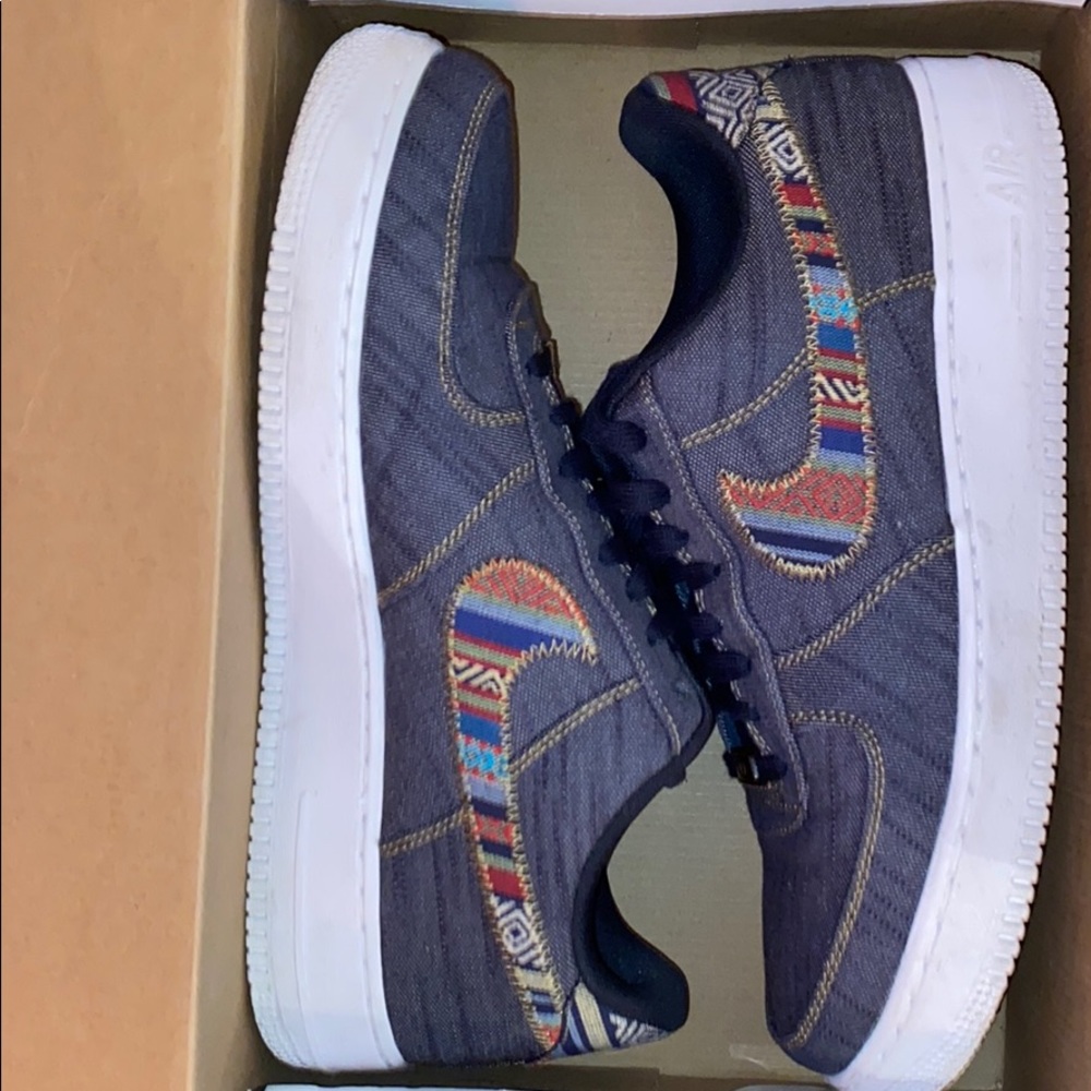 Air Force low 10.5